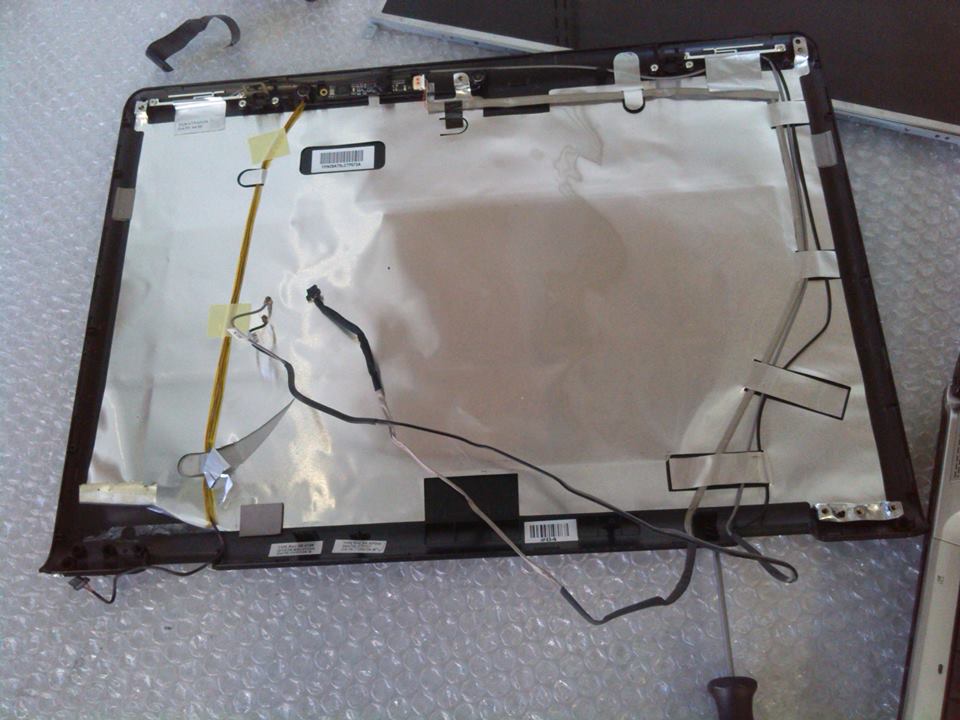 HP Pavilion dv9000 LCD Back Cover Replacement