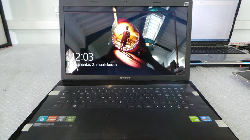 Lenovo G700 Damaged Screen Replacement